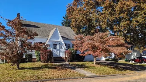 72 Richmond Ave, West Haven, CT 06516