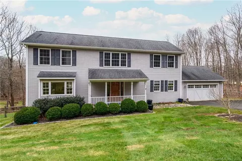 35 Rock Ridge Rd, Newtown, CT 06470