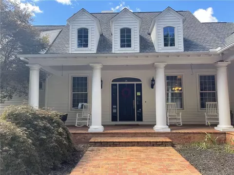 23 Lapiere Rd, North Grosvenor Dale, CT 06255
