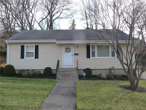 209 Blue Hills Ave, Hamden, CT 06514