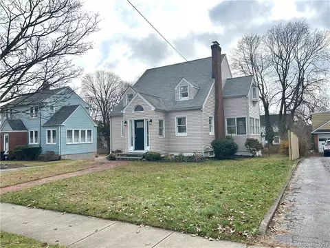 27 Hall St, East Haven, CT 06512