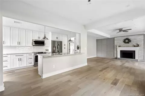 677 Heritage Vlg #B, Southbury, CT 06488