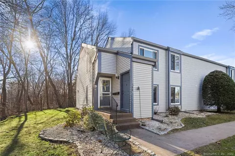 165 Candlewood Dr #165, South Windsor, CT 06074