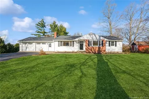 108 Great Oak Rd, Northford, CT 06472
