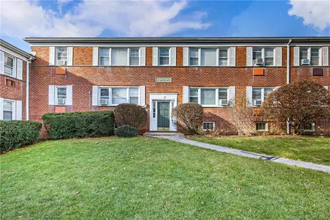 240 Glenbrook Rd #33B, Stamford, CT 06906
