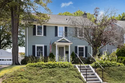 301 Hubbard Ave, Stamford, CT 06905