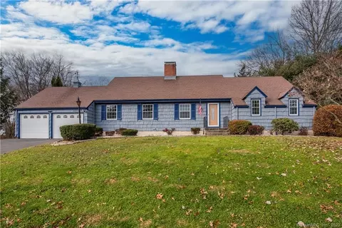 30 Quail Hill Rd, Wethersfield, CT 06109