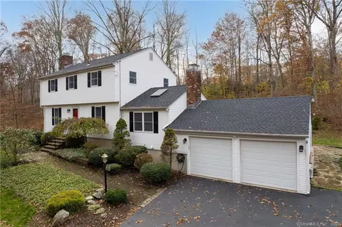 38 Northwood Dr, Guilford, CT 06437