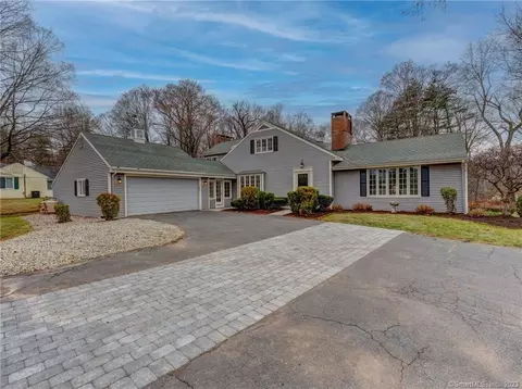 417 Mountain Rd, West Hartford, CT 06107