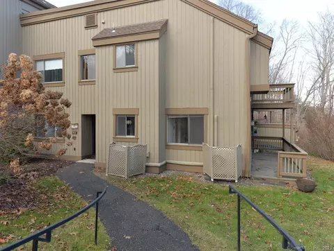 76 Heritage Vlg #A, Southbury, CT 06488