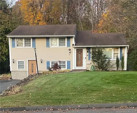 70 Kingsland Ave, Wallingford, CT 06492