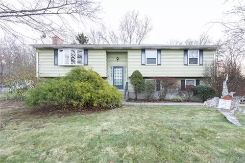 155 Hummingbird Dr, Berlin, CT 06037