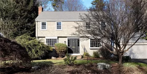 26 Walton Dr, West Hartford, CT 06107