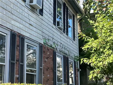 291 Beach St, Bridgeport, CT 06608