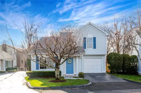 40 Oenoke Pl #10, Stamford, CT 06907