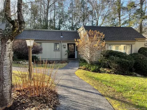 601 Heritage Vlg #B, Southbury, CT 06488