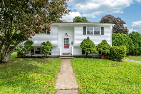 5 Johnson Pl, Norwich, CT 06360