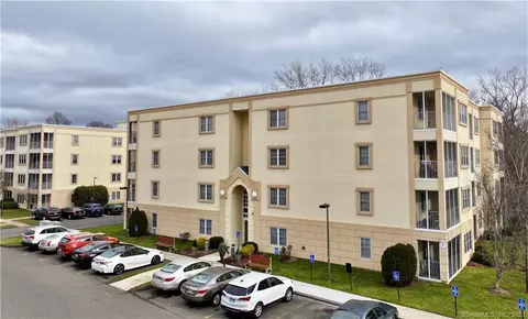 75 Washington Ave #5-205, Hamden, CT 06518