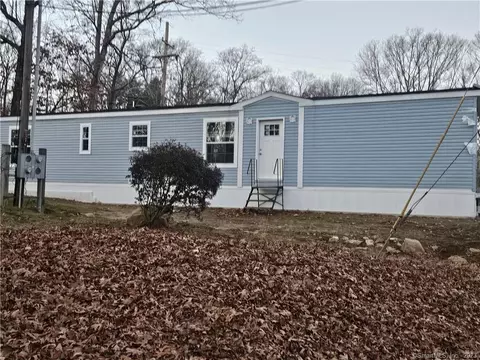 303 Mohegan Park Rd #6, Norwich, CT 06360