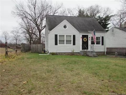 32 Pine Hill Rd, Enfield, CT 06082