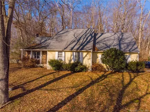 165 Cooney Rd, Pomfret, CT 06259