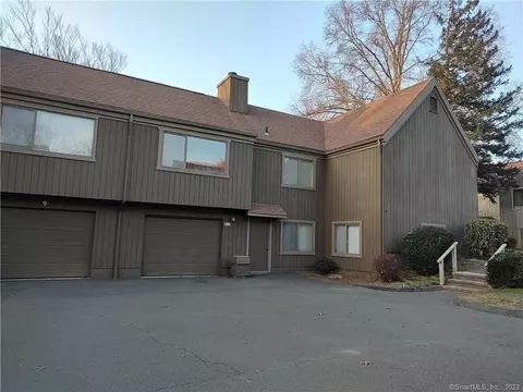 194 Bayfield Ln #B, Stratford, CT 06614