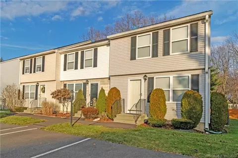 35 Firethorn Dr #35, Glastonbury, CT 06033