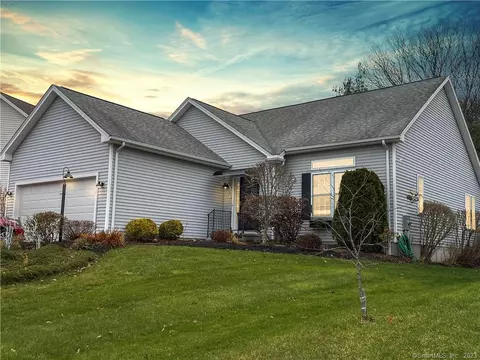 123 Lenox Dr, Glastonbury, CT 06033