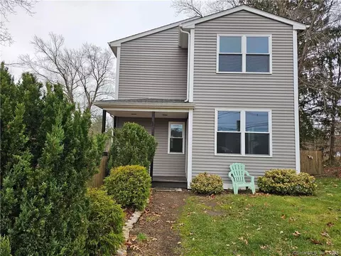 1 Young St, East Hampton, CT 06424