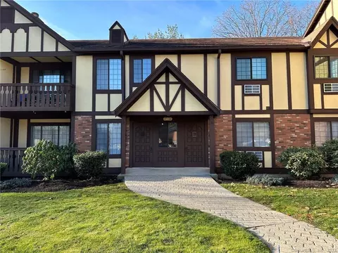20 Teresa Pl #38, Bridgeport, CT 06606