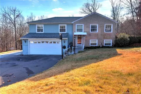 11 Longmeadow Dr, Wolcott, CT 06716