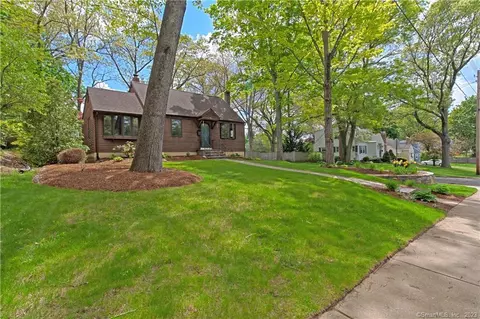 82 Chambers St, Manchester, CT 06042