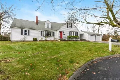 395 Castle Dr, Stratford, CT 06614