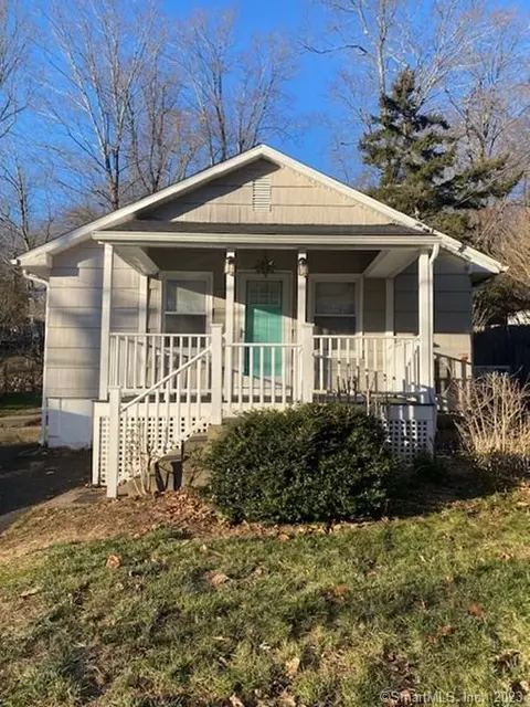 19 Mattabeseck Rd, Middlefield, CT 06455