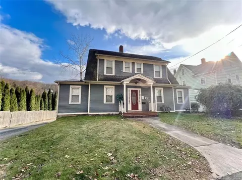 18 Woodbridge Ave, Ansonia, CT 06401