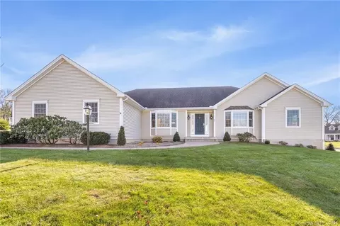 60 Lexi Dr, Manchester, CT 06040