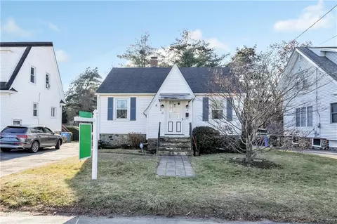 32 Ridgefield Ave, Waterbury, CT 06705