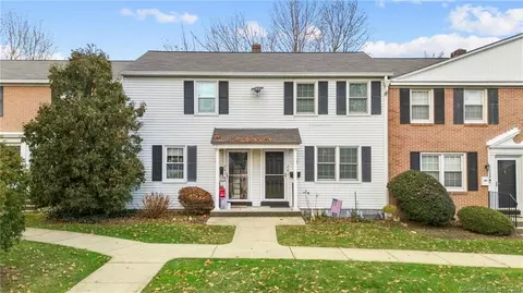 261 Sylvan Knoll Rd, Stamford, CT 06902
