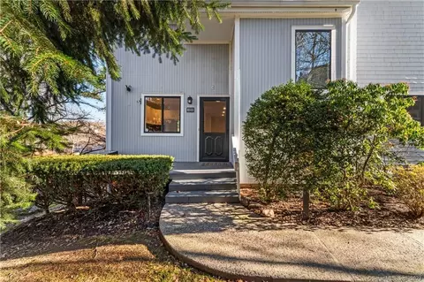 45 Ettl Ln #101, Greenwich, CT 06831