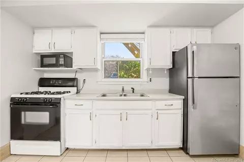 140 Summer St #1, Stamford, CT 06901