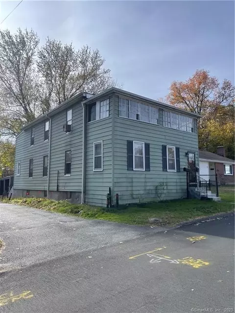 29 Harding Ave, Bloomfield, CT 06002