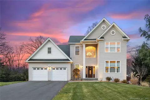 40 S Barn Hill Rd, Bloomfield, CT 06002