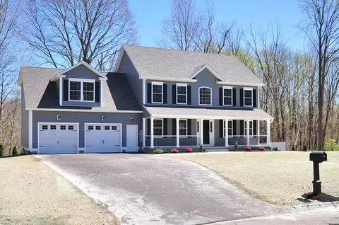 5 Chrismis Tree Ln, East Granby, CT 06026