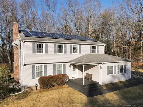 32 Pioneer Dr, Windsor, CT 06095