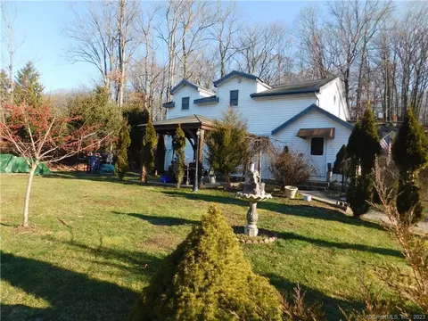 1 Poplar Trl, Danbury, CT 06811