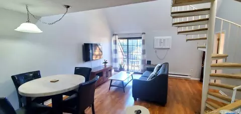 42 N Main St #59, West Hartford, CT 06107