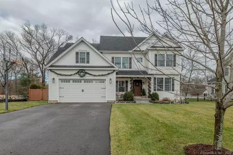 84 Hunters Ln, Southington, CT 06479