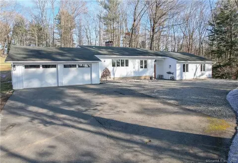 10 Arch Bridge Rd, Bethlehem, CT 06751
