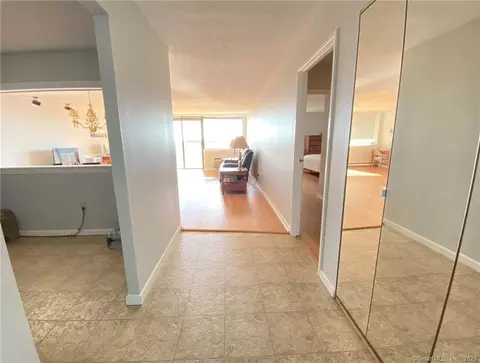 50 Birdseye St #302, Stratford, CT 06615