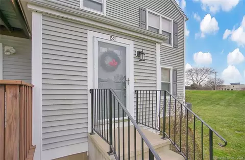 52 Summerhill Rd #52, Wallingford, CT 06492
